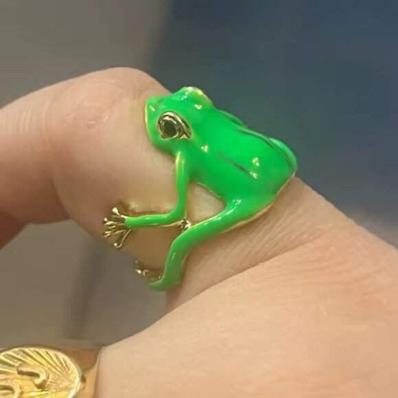 Frog Green Vibrant Ring - Picture 3 of 16